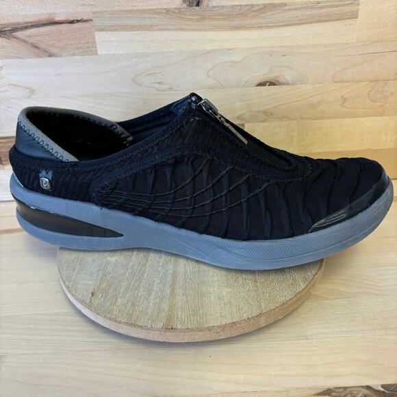 Bzees Shoes - BZees Black Comfort Washable Zipper Top Shoe W9